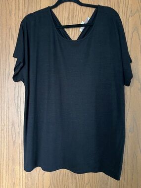 Black Women's Short Sleeve Top with twit back